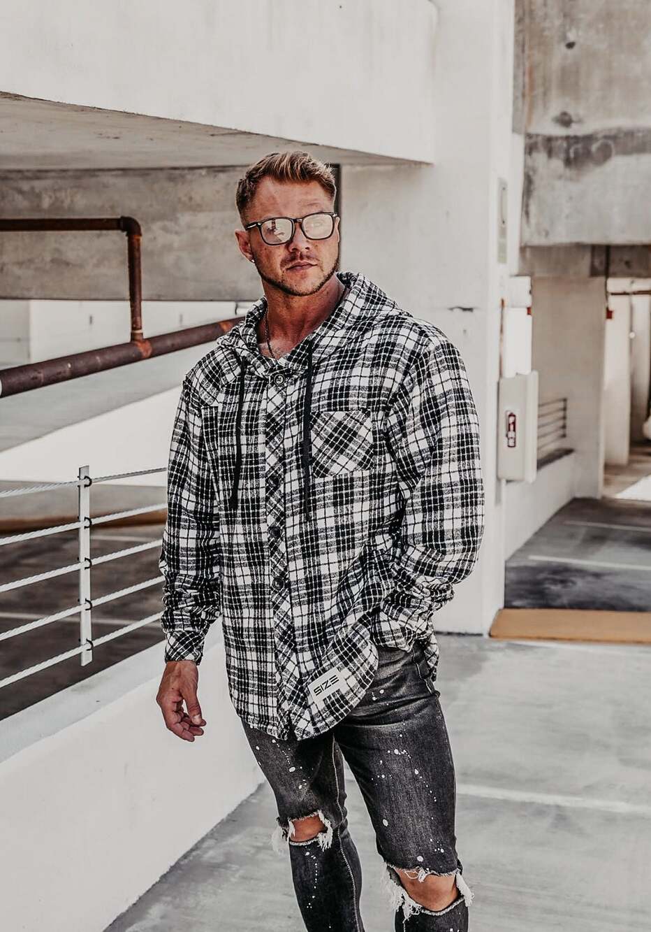Size Up Apparel Men's Black and White Plaid Hooded Button-Up Flannel Shirt